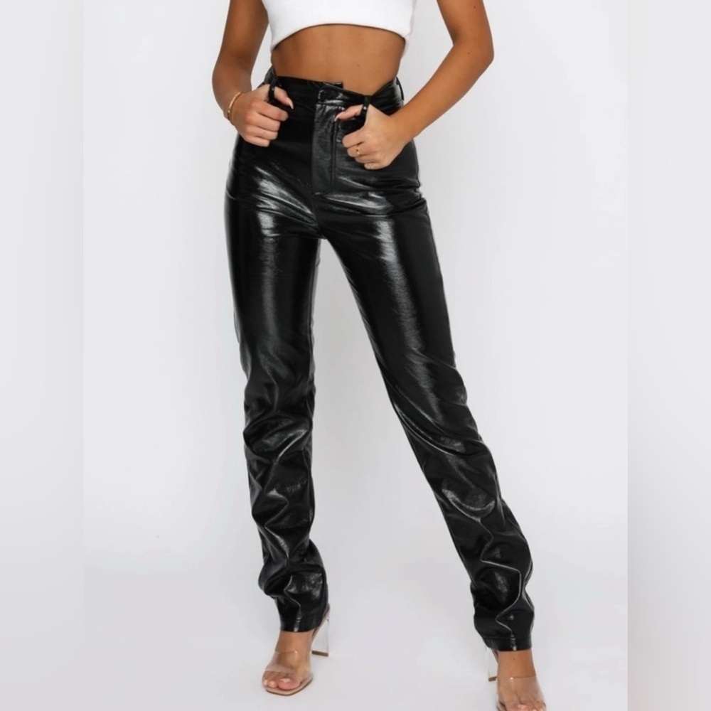 NWT - White Fox Boutique I’m the Only One Faux Leather Pants in Black - Size L